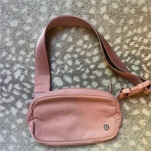 Pink lululemon belt bag (1L)